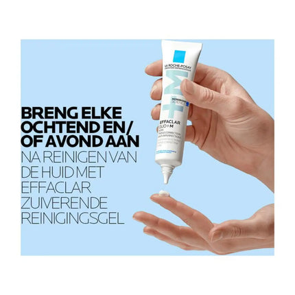 La Roche-Posay Effaclar Duo+M Dagcreme aanbrengen op gereinigde huid