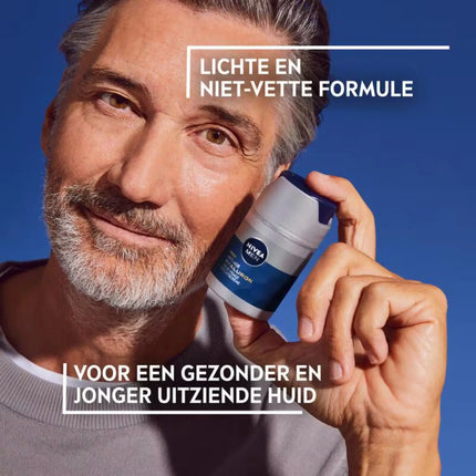 NIVEA MEN Anti-Age Hyaluron Gezichtscreme SPF 15 bij model met verzorgde huid